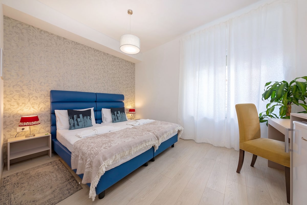 Superior Double or Twin Room | 1 bilik tidur, peti besi dalam bilik, meja, kalis bunyi