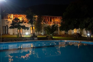 Outdoor pool - Utengule Coffee Lodge (Mbeya)