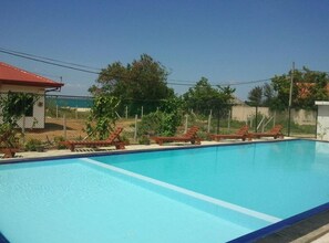 Outdoor pool - Amanda Beach Resort (Pasikuda)