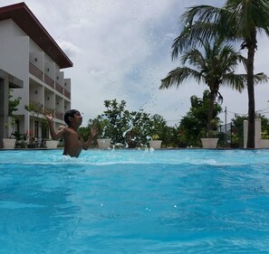 Outdoor pool - Amanda Beach Resort (Pasikuda)