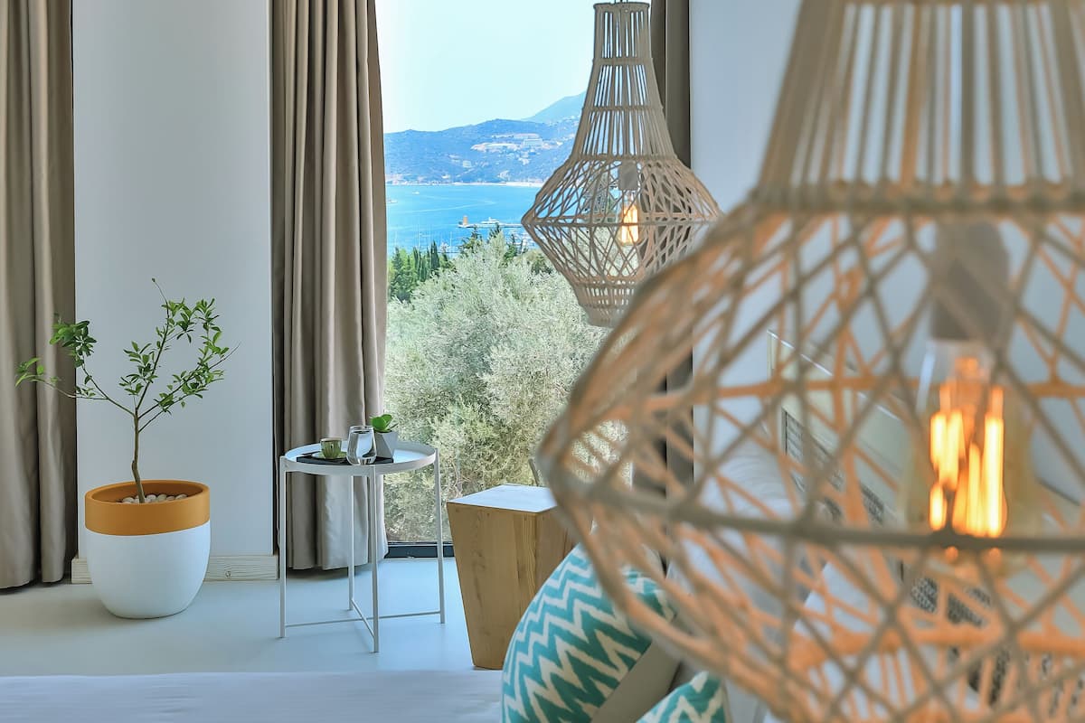 design suite | 1 bedroom, free minibar, in-room safe, individually decorated