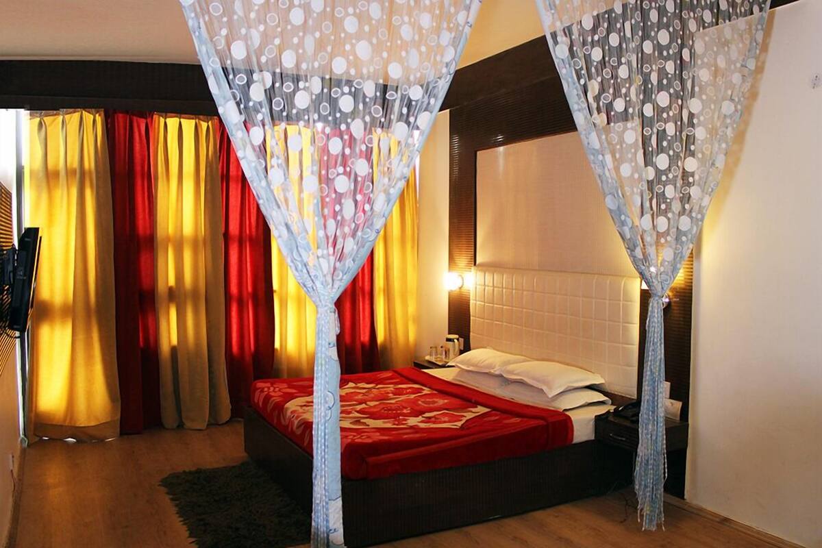 Deluxe Double Room | Free WiFi, bed sheets