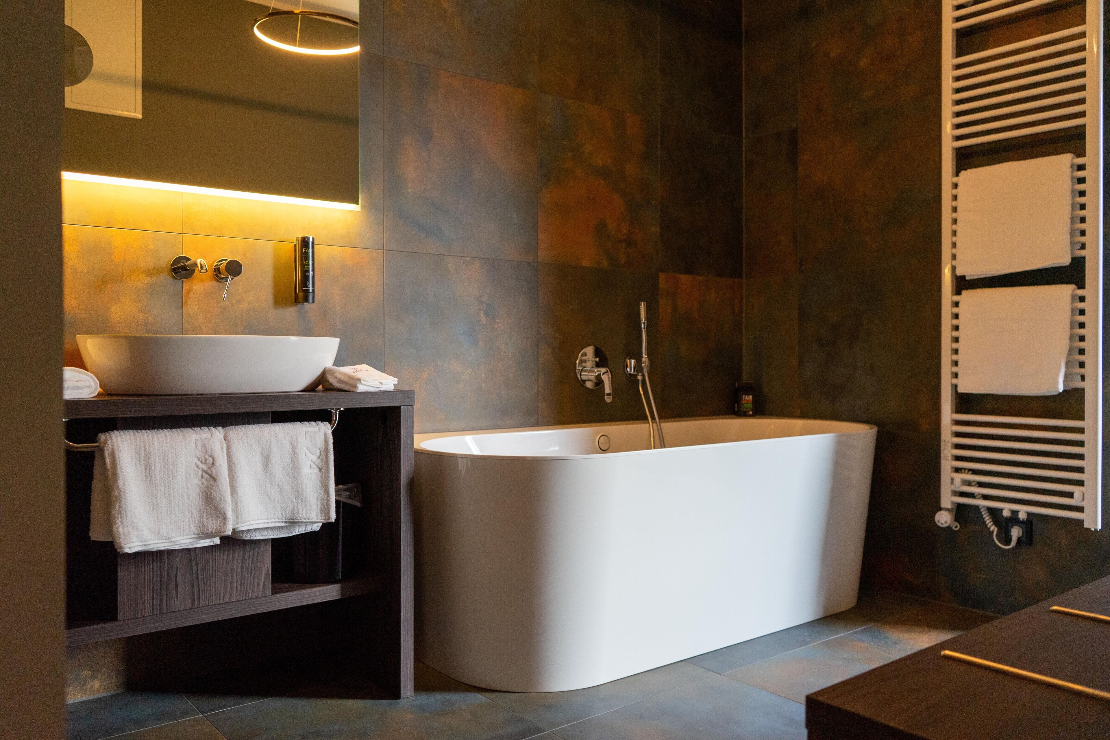 romantic double room | bathroom | shower, hair dryer, slippers, heated floors