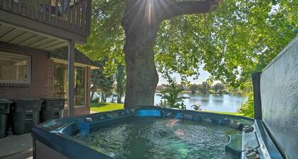 Lake House w/ Hot Tub - 1 Mi to Surf 'n Slide