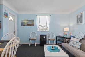 TV - Relax! Steps to Quiet Beach | Quarter Deck Cottage in Flagler Beach | Lovely Beachside Location (Flagler Beach)