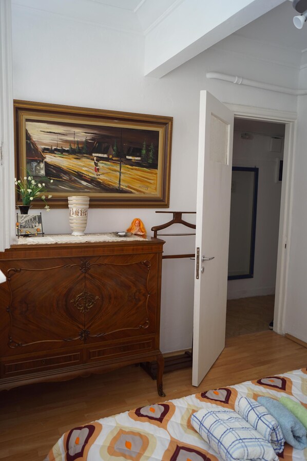 1 bedroom, iron/ironing board, WiFi, bed sheets