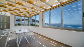 Iphigenia Suite Hot Tub Partial Sea View | 1 hálószoba, minibár, széf a szobában és hangszigetelés