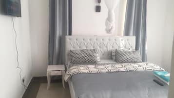 1 bedroom, iron/ironing board, free WiFi, bed sheets