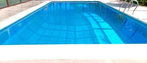 Piscine couverte, piscine extérieure