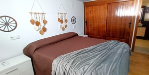 4 chambres, bureau, fer et planche à repasser, Wi-Fi gratuit