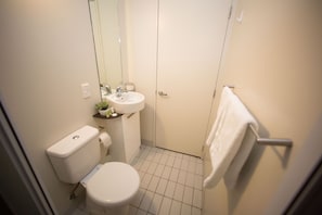 Bathroom - Urban Estates - The Quadrant Apartment (Auckland)