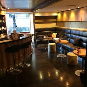 Bar (on property) - Urban Estates - The Quadrant Apartment (Auckland)