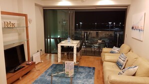 Unclassified image, 2 of 21, button - Urban Estates - Central Harbor Views Apartment (Auckland)