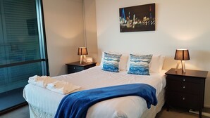 Unclassified image, 4 of 21, button - Urban Estates - Central Harbor Views Apartment (Auckland)