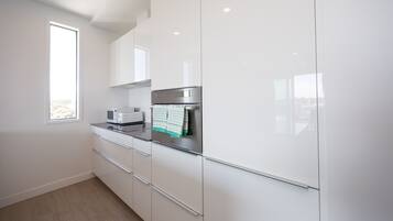 Apartment, 3 Bedrooms | Private kitchen