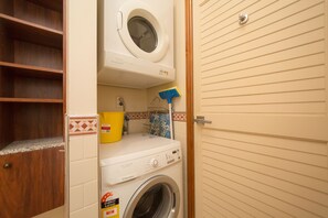 Apartment, 1 Bedroom | Laundry