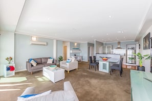 Apartment, 2 Bedrooms | Living area
