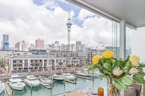 Apartment, 2 Schlafzimmer | Blick vom Balkon