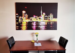 Apartment, 1 Bedroom | In-room dining