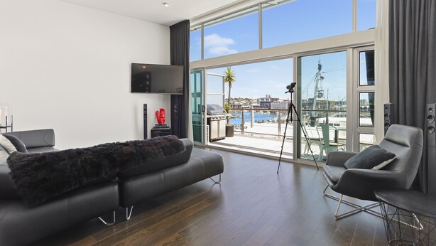 Unclassified image, 1 of 16, button - Urban Estates - Princes Wharf Apartment N47 Shed 22 (Auckland)