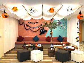 Lobby sitting area - Guest house Laule'a Tennoji (Osaka)