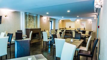 ๋งค์ผ ์ ๋ฝ์ ๋ฌด๋ฃ ์์นจ ์์ฌ ํฌํจ