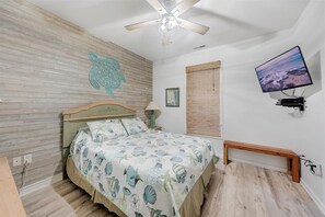 2 bedrooms, iron/ironing board, travel crib, WiFi - The Tides, Sandy Bottom cir<br>2 Bd 2 Bth sleep 6 free WiFi +tv  (Rehoboth Beach)