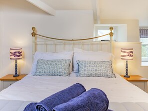 1 quarto, Wi-Fi de cortesia, roupa de cama