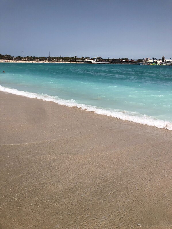 På stranden og strandhåndklær