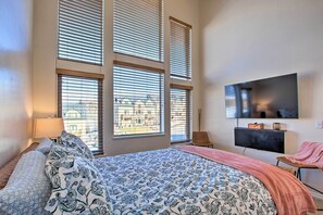 3 bedrooms, desk, iron/ironing board, Internet - 2-Condo Property w/ Mtn Views by Golf & Ski Resort (Eden)