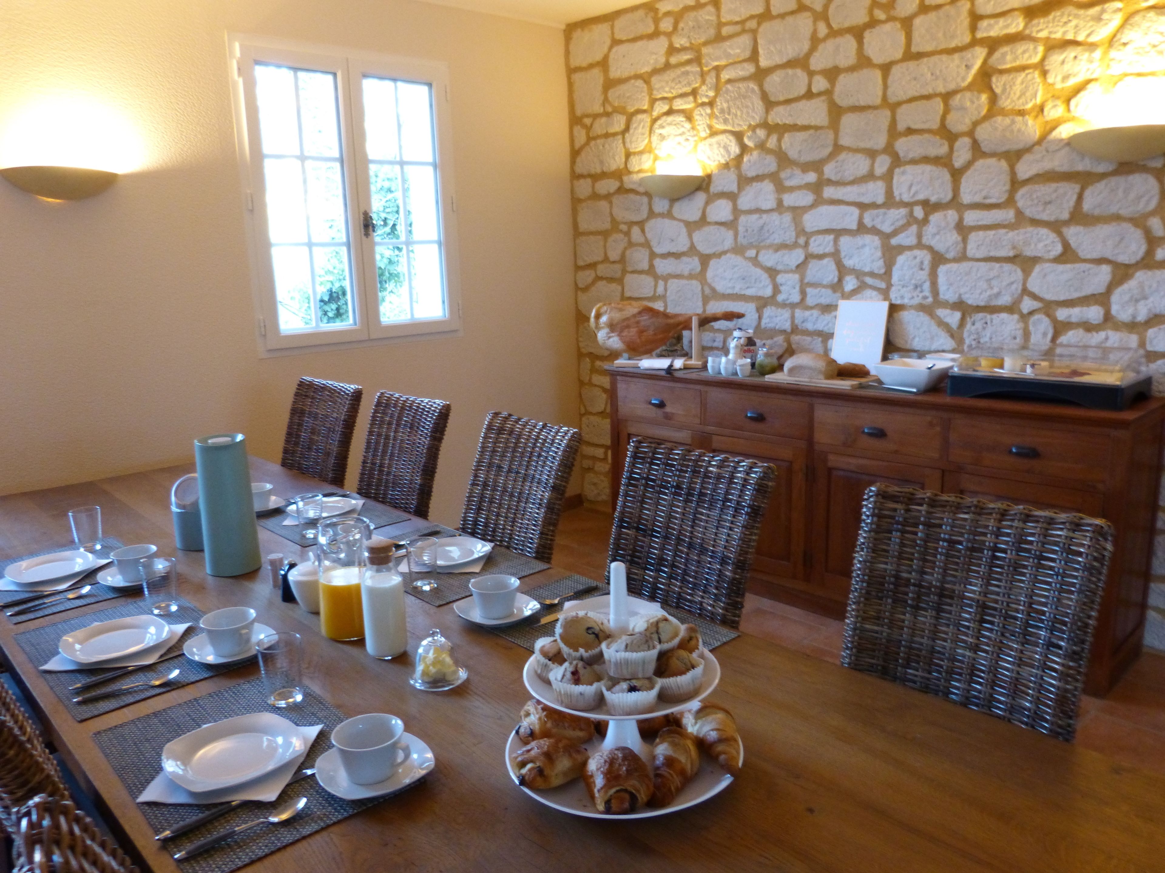 Desayuno bufé gratuito y diario