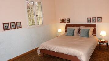 Double Room | Premium bedding, WiFi (free), bed sheets