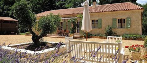 숙박 시설 정면