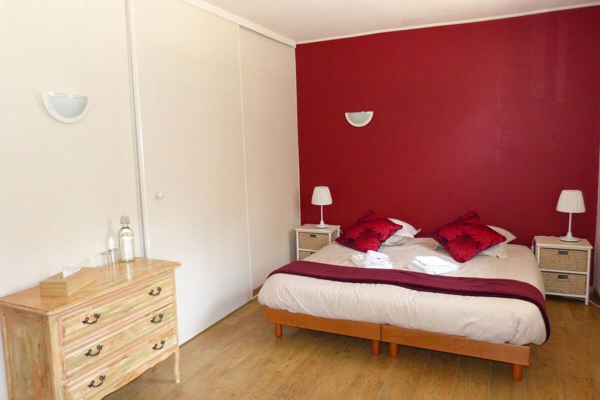 Triple Room | Premium bedding, free WiFi, bed sheets