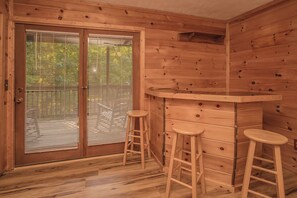 Interior - Dream Chaser: Best Value, Game Room, Hot Tub, Wifi, close to Dollywood! (Sevierville)