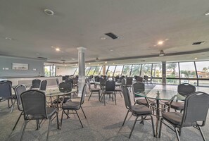 Dining - Gulf-View Hudson Condo in Waterfront Resort! (Hudson)