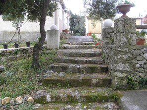 Property grounds - The farther you are from the world, the more beautiful the world seems (Noto (SR))