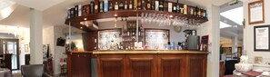 Bar (in der Unterkunft)