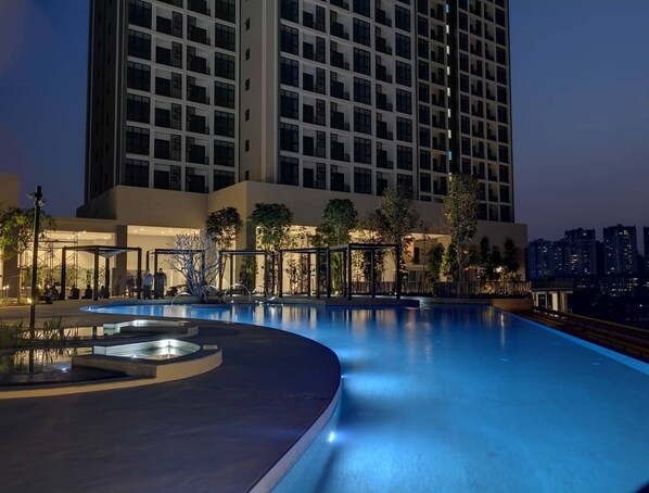 Pool - Homestay [Private Cinema] + KLCC viewing (Pandan Perdana)