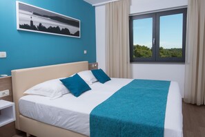 2 Schlafzimmer, Zimmersafe, Schreibtisch, laptopgeeigneter Arbeitsplatz