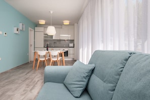 Standard Apartment, Terrace | Living area | 20-inch flat-screen TV with digital channels, TV - Apartments Dva Galeba (Bol)