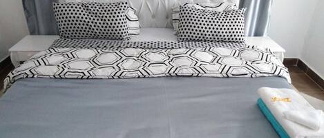 Iron/ironing board, free WiFi, bed sheets