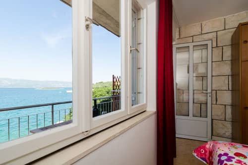 Studio, Sea View | Iron/ironing board, free WiFi, bed sheets