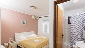 Habitación doble (Apartment & Rooms Villa Katarina - Do) | 1 dormitorio, decoración individual, mobiliario individual