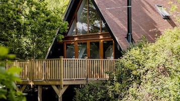 Luxury Cabin, Accessible, Ensuite (Avalon Waterside Lodge) | Exterior