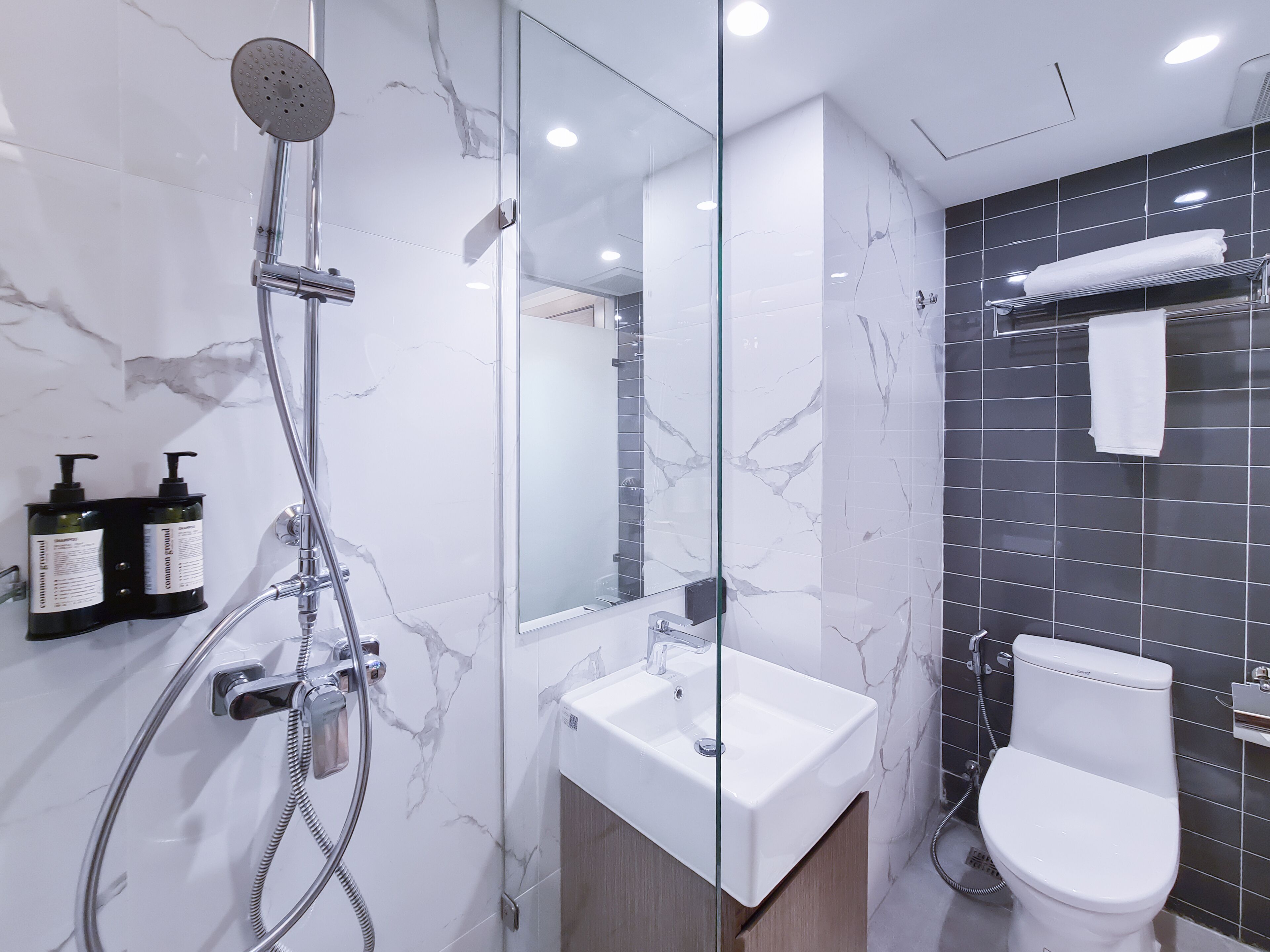 Compact Standard Room | Bilik Mandi | Pancuran mandi, hulu semburan mandi hujan 