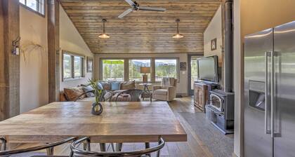 Updated Cabin w/ Hot Tub ~ 11 Mi to Winter Park!