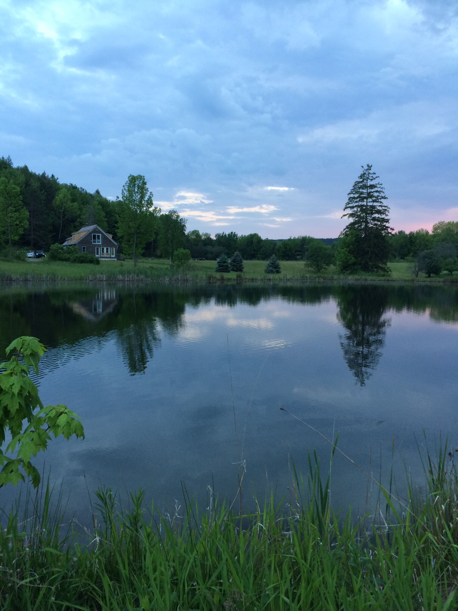 PondView Mountain Country House/Cabin on 70 acres with 5 Ponds