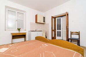 Apartment (Guest House Kiko - One-Bedroom Apartm) | Premium bedding, free WiFi, bed sheets - Guest House Kiko (Mljet)