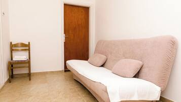 Apartment (Guest House Kiko - Apartment with Bal) | Wohnzimmer